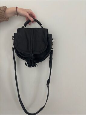 Roots - Catalina Classic Tassel Saddle Crossbody Bag - Black Leather